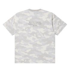 画像2: BlackEyePatch/HWC LABEL EMBROIDERED TEE（WHITE CAMO） (2)