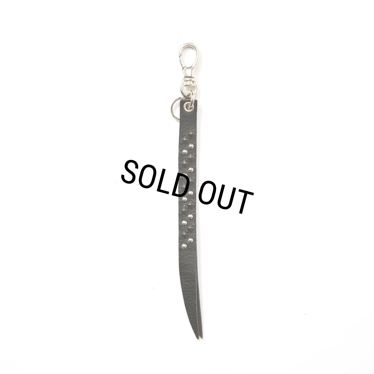 画像1: CALEE/ROUND & PYRAMID STUDS LEATHER SHORT KEY RING（BLACK）［スタッズレザーショートキーリング-25秋冬］ (1)