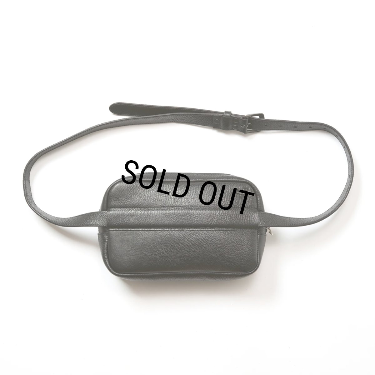 画像2: CALEE/STUDS LEATHER BODY BAG（BLACK）［レザーボディーバッグ-25秋冬］ (2)