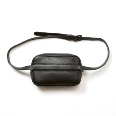 画像2: CALEE/STUDS LEATHER BODY BAG（BLACK）［レザーボディーバッグ-25秋冬］ (2)