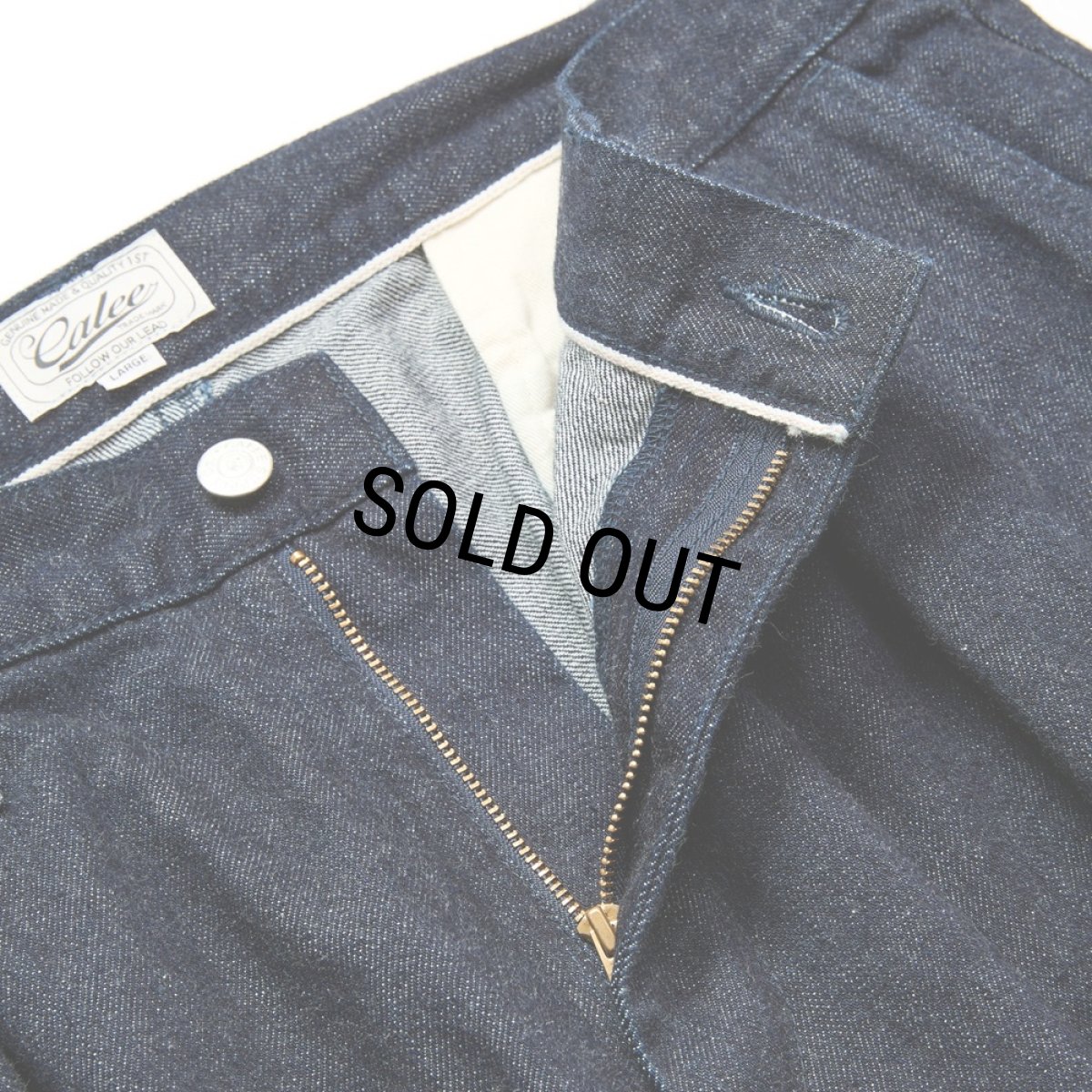 画像4: CALEE/VINTAGE REPRODUCT DENIM TUCK TROUSERS ＜INDIGO＞（INDIGO BLUE）［デニムタックトラウザース-25秋冬］ (4)