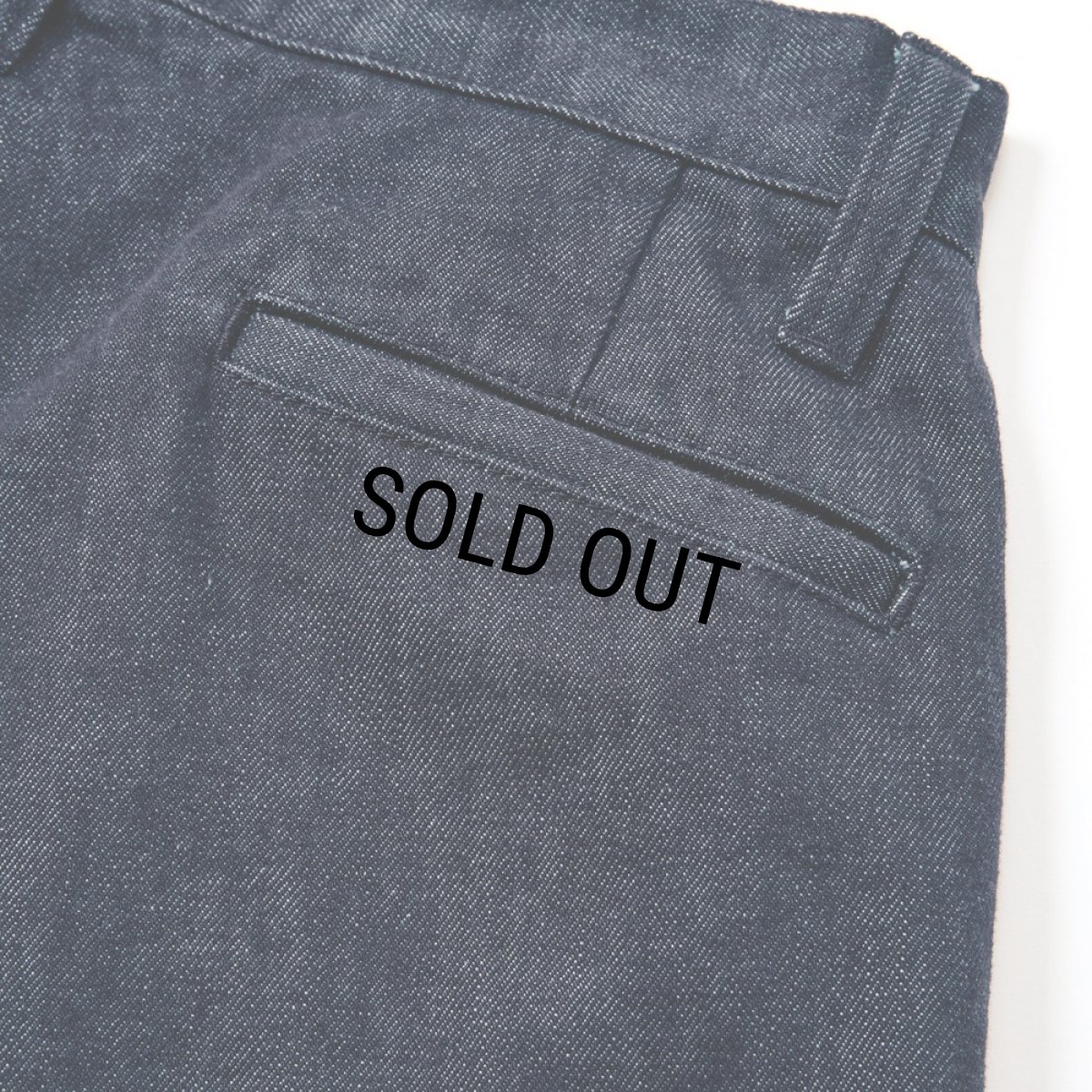 画像8: CALEE/VINTAGE REPRODUCT DENIM TUCK TROUSERS ＜INDIGO＞（INDIGO BLUE）［デニムタックトラウザース-25秋冬］ (8)
