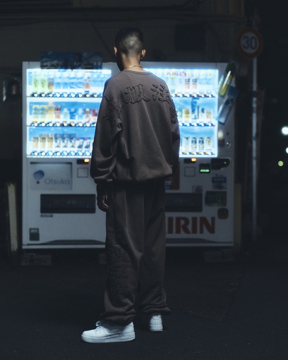 画像4: BlackEyePatch/HWC EMBROIDERED PIGMENT DYED SWEAT PANTS（CHARCOAL） (4)