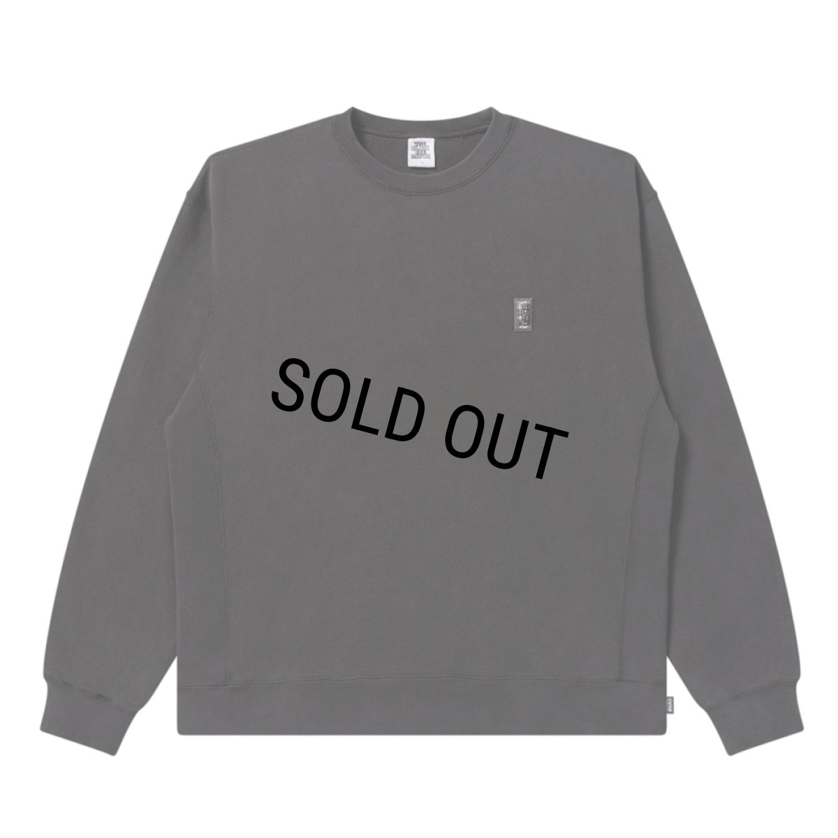 画像2: BlackEyePatch/HWC EMBROIDERED PIGMENT DYED CREW SWEAT（CHARCOAL） (2)