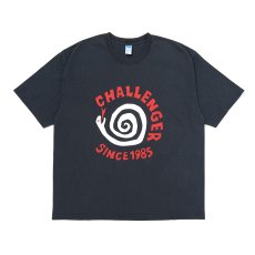 画像1: CHALLENGER/PIGMENT SPIRAL SNAKE TEE（PEPPER BLACK）［ピグメントスパイラルスネークT-26春夏］ (1)