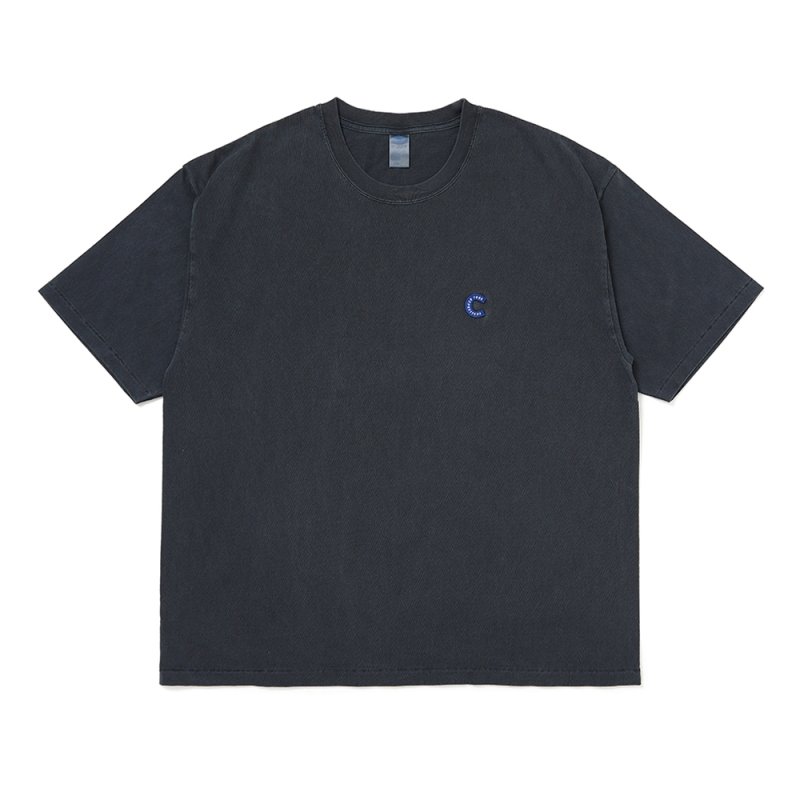 画像1: CHALLENGER/PIGMENT C PATCH TEE（PEPPER BLACK）［ピグメント"C"パッチT-26春夏］