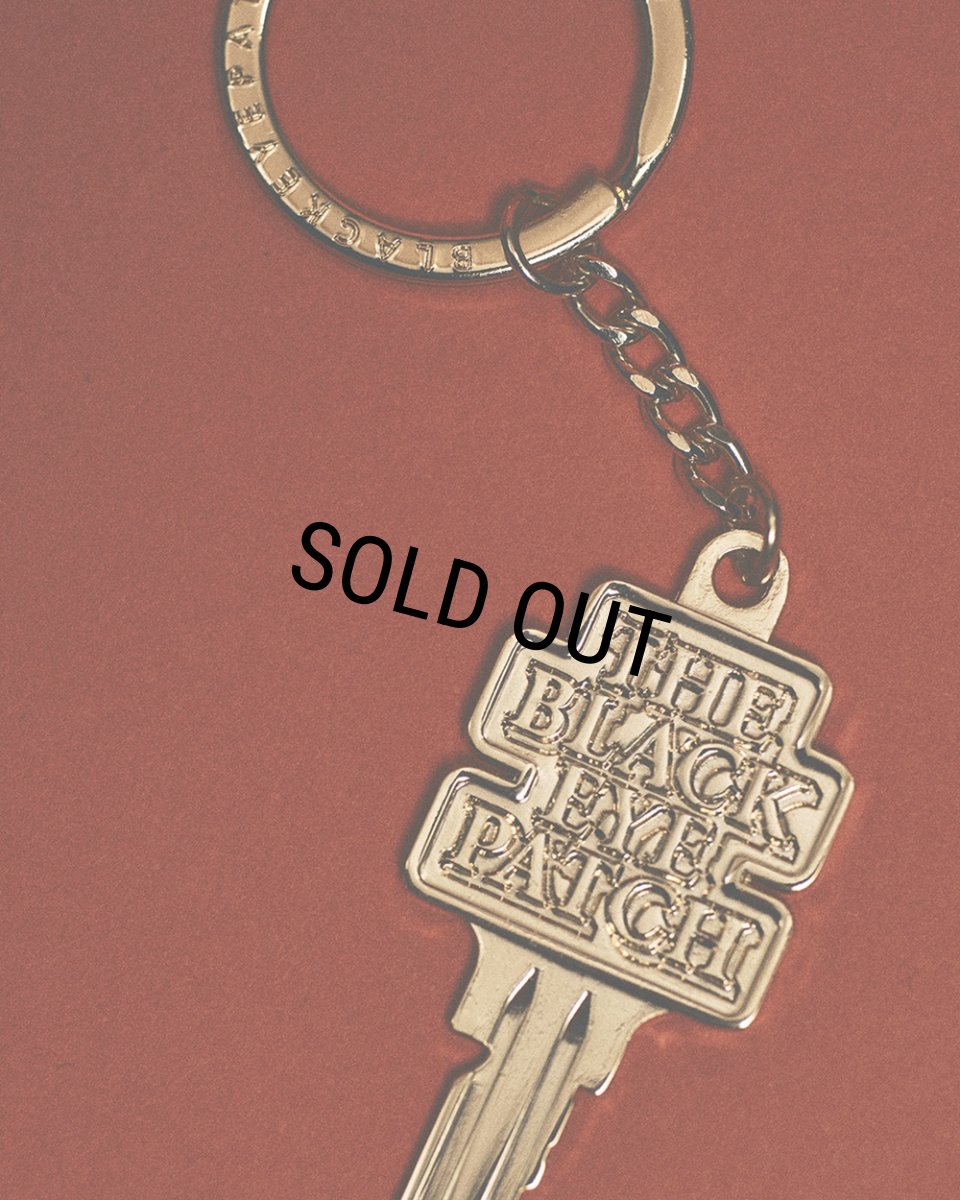 画像2: BlackEyePatch/OG LABEL KEY KEYCHAIN（GOLD） (2)