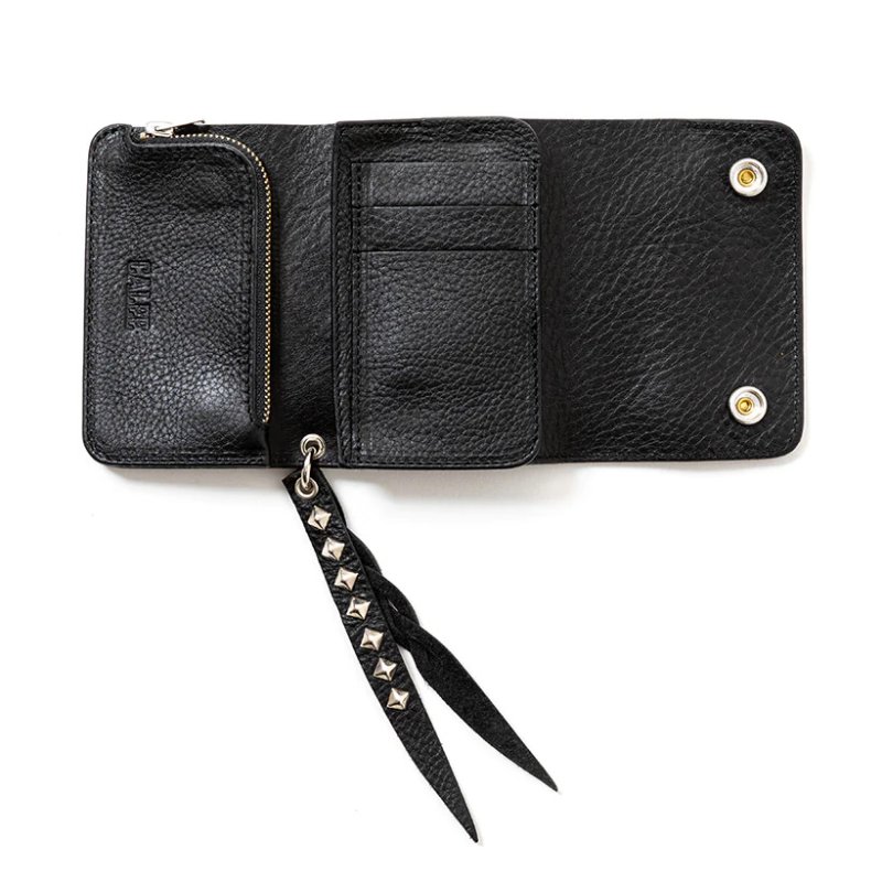 画像2: CALEE/PLANE LEATHER FLAP HALF WALLET＜STUDS CHARM＞（BLACK）［プレーンレザーハーフウォレットwithスタッズチャーム-25秋冬］