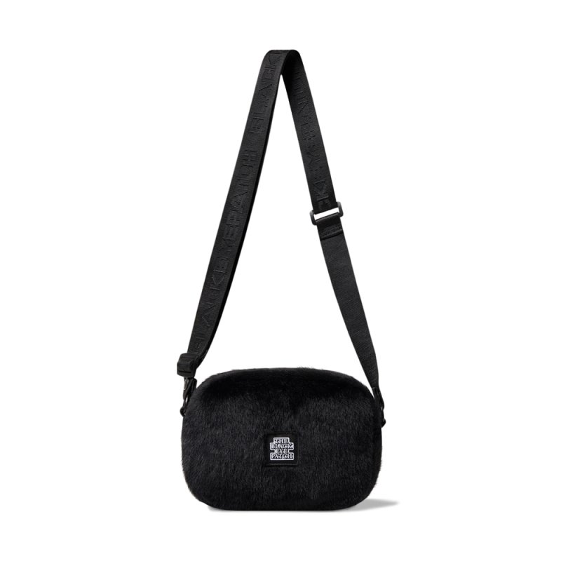 画像1: BlackEyePatch/OG LABEL FAUX FUR SHOULDER BAG（BLACK）