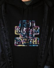 画像3: BlackEyePatch/CAMOUFLAGED RHINESTONED OG LABEL HOODIE（BLACK） (3)