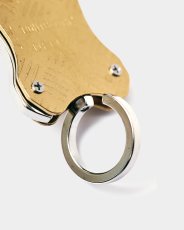 画像5: TIGHTBOOTH/CHECKER PLATE CARABINER（TIGHTBOOTH x DELUXE）（Brass）［チェッカープレートカラビナ-25冬］ (5)
