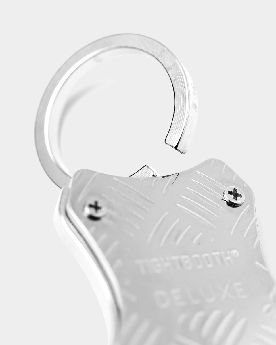 画像4: TIGHTBOOTH/CHECKER PLATE CARABINER（TIGHTBOOTH x DELUXE）（Nickel）［チェッカープレートカラビナ-25冬］ (4)