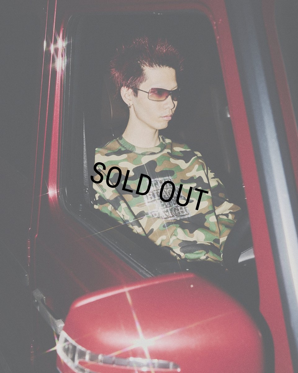 画像4: BlackEyePatch/RHINESTONED OG LABEL CREW SWEAT（WOODLAND CAMO） (4)