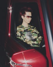 画像4: BlackEyePatch/RHINESTONED OG LABEL CREW SWEAT（WOODLAND CAMO） (4)