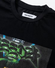 画像2: TIGHTBOOTH/MACHIKAZE T-SHIRT（×SEEDA）（Black）［街風T-25冬］ (2)