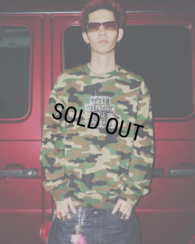BlackEyePatch/RHINESTONED OG LABEL CREW SWEAT（WOODLAND CAMO） - JONAS