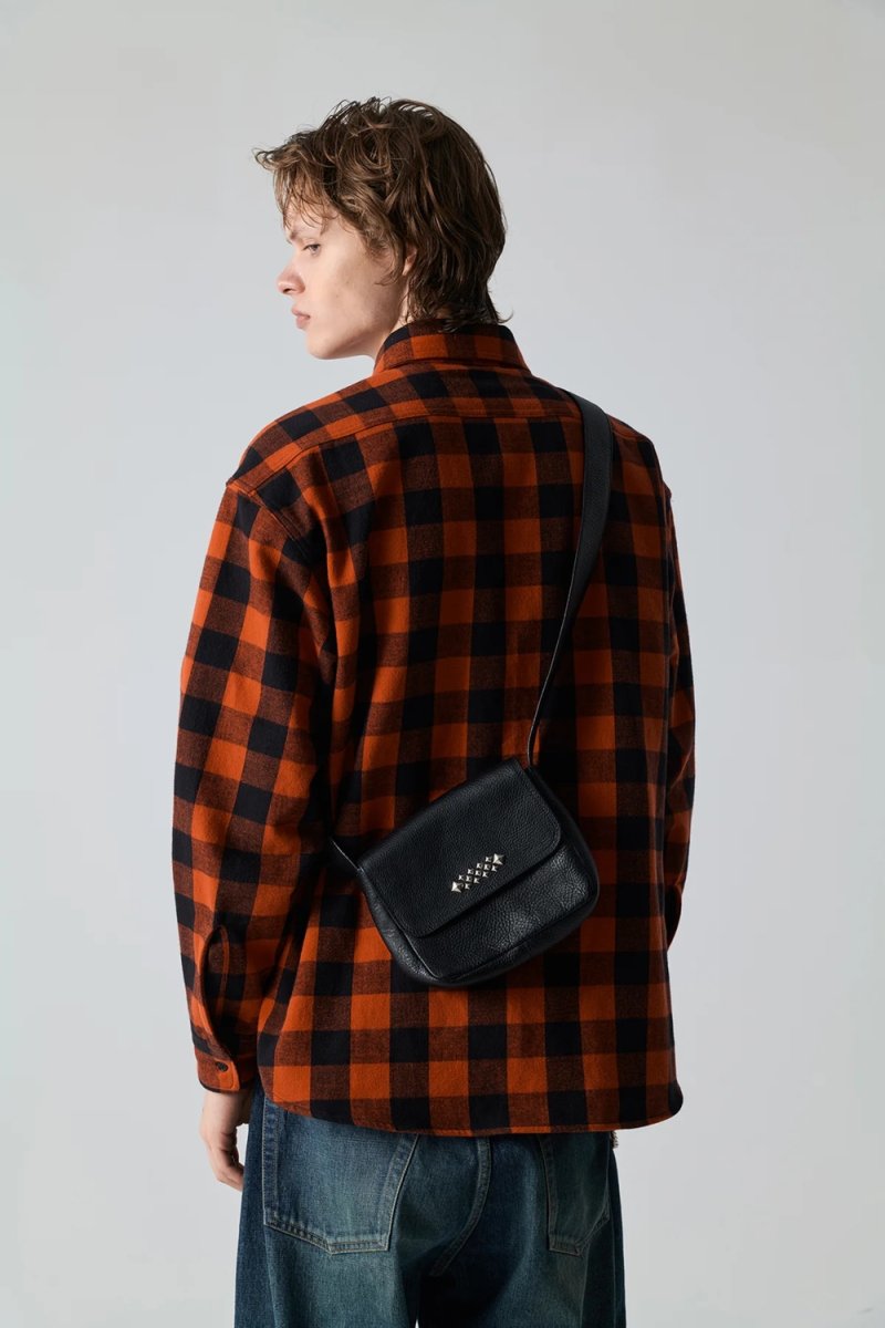 画像8: CALEE/STUDS LEATHER SHOULDER POUCH BAG（BLACK）［レザーショルダーポーチバッグ-26春夏］ (8)