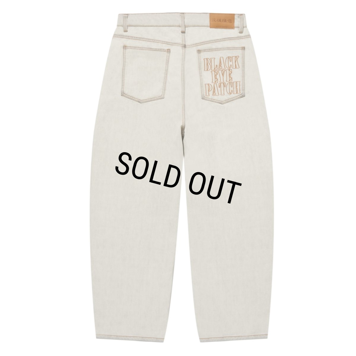 画像1: BlackEyePatch/STENCIL LOGO EXTRA BAGGY JEANS（DUST WHITE） (1)