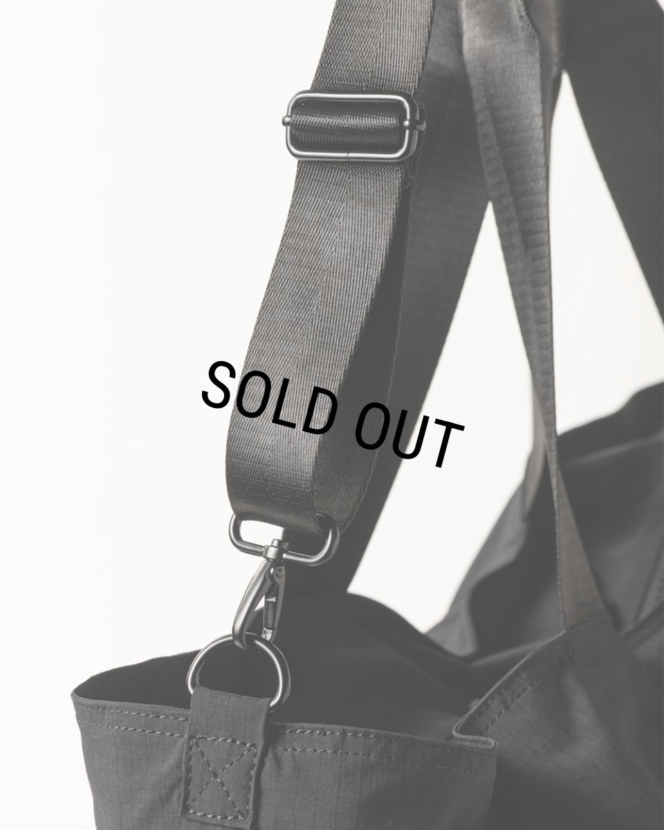 画像8: TIGHTBOOTH/TRIPLE POCKET RIPSTOP BIG TOTE（Black）［トリプルポケットビッグトート-26春夏］ (8)
