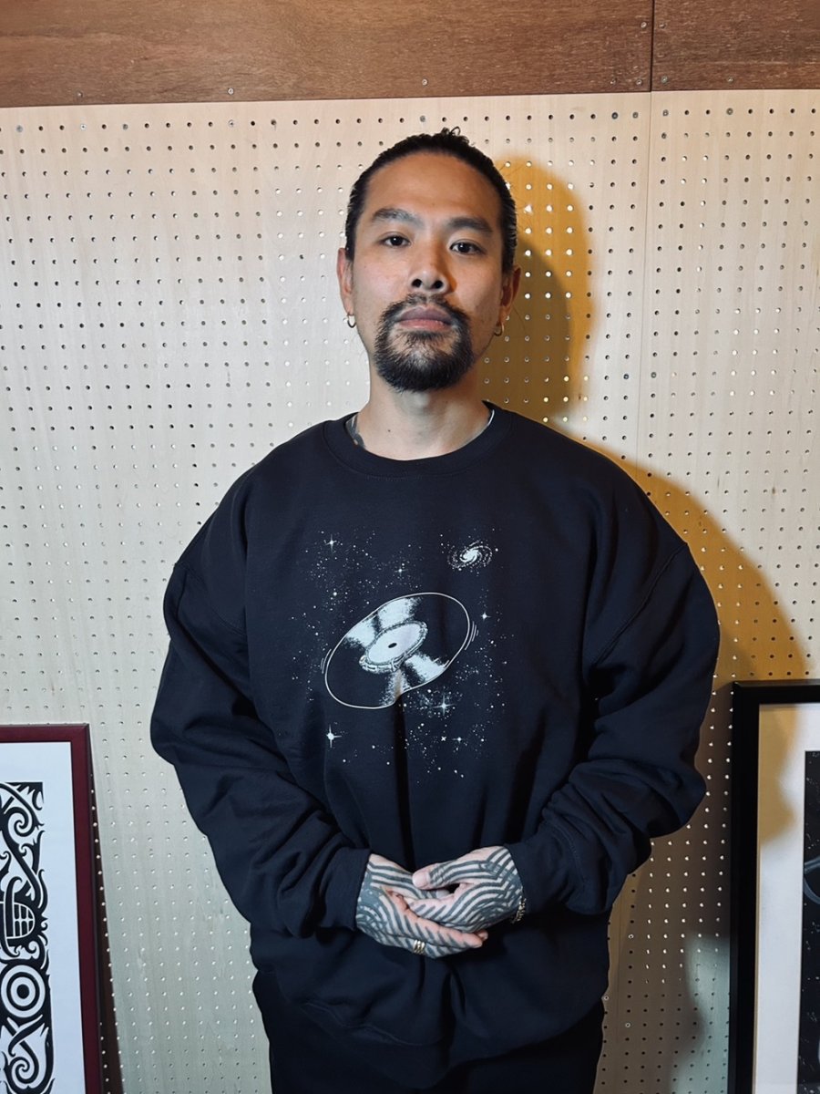 画像2: exodus brand/SPACE VINYL RECORD SWEAT CREW NECK（BLACK）［クルーネックスウェット-26春夏］ (2)