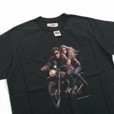 画像2: DAIRIKU/Avec Bikers H-S Tag Tee（Black）［プリントT-26春夏］ (2)