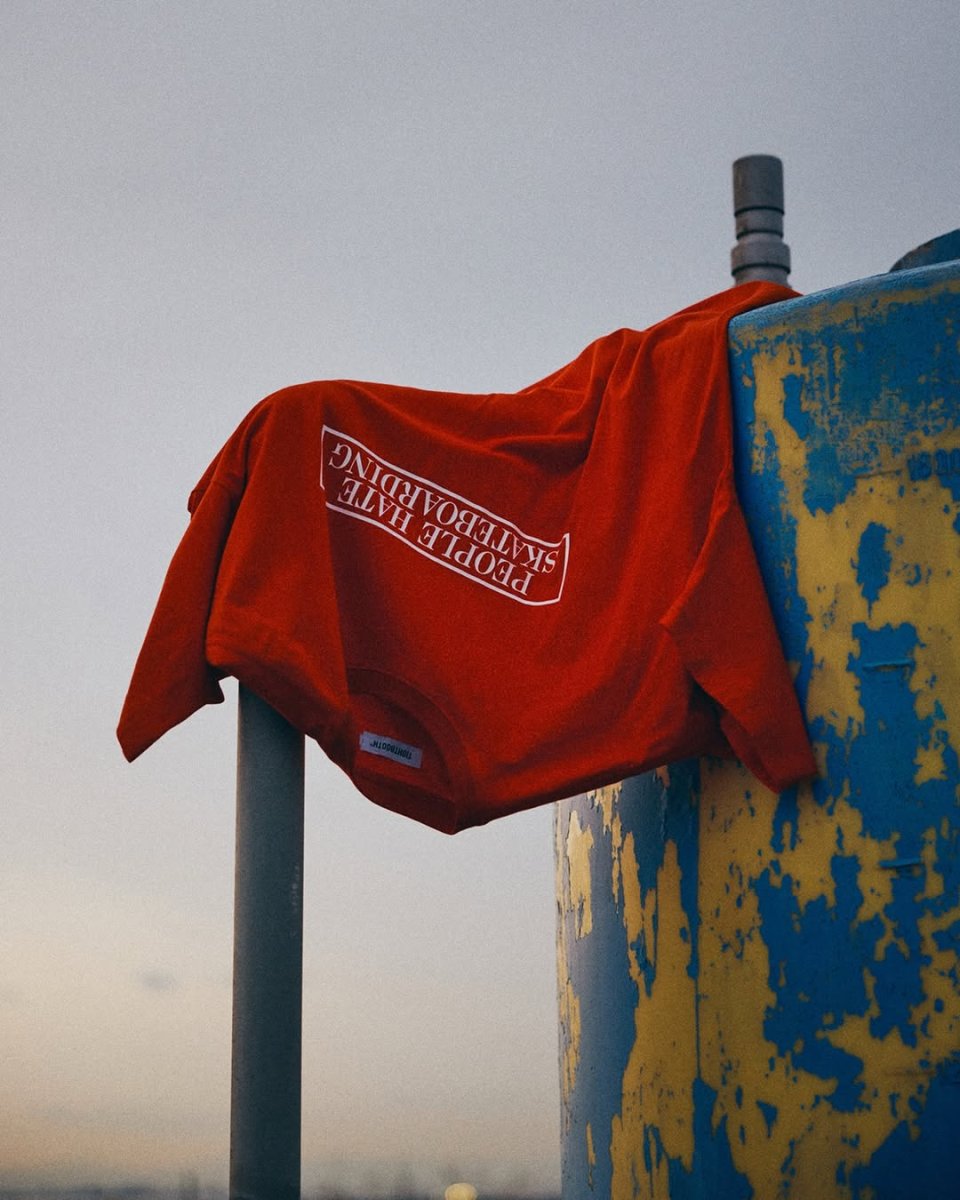 画像4: TIGHTBOOTH/PEOPLE HATE SKATE S/S T-SHIRT（Red）［ピープルヘイトスケートT-26春夏］ (4)