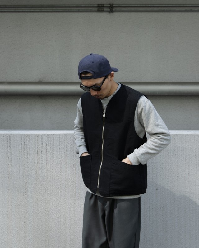 CALEE/ZIP VEST（BLACK）［ジップベスト-26春夏］ - JONAS