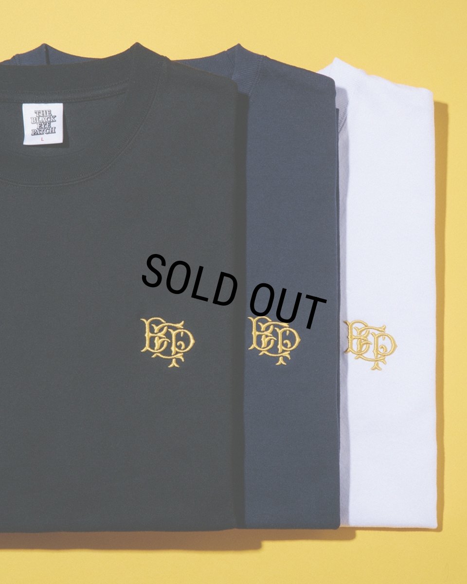 画像3: BlackEyePatch/ROYAL EMBLEM EMBROIDERED HEAVYWEIGHT TEE（BLACK） (3)