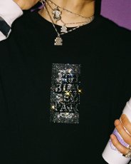 画像4: BlackEyePatch/RHINESTONE GRAYSCALE HWC LABEL TEE（BLACK） (4)