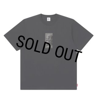 BlackEyePatch/RHINESTONE GRAYSCALE HWC LABEL TEE（BLACK） - JONAS