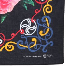 画像2: CHALLENGER/×NISHIARAI DAISHI FLOWER BANDANA（BLACK）［フラワーバンダナ-26秋冬］ (2)