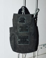 画像4: BlackEyePatch/OG LABEL APPLIQUE SMALL TOTE（BLACK） (4)