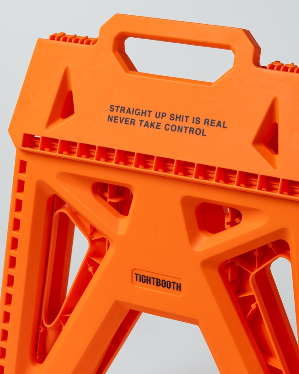 画像7: TIGHTBOOTH/LABEL LOGO FOLDING STOOL（Orange）［フォールディングスツール-26春夏］ (7)