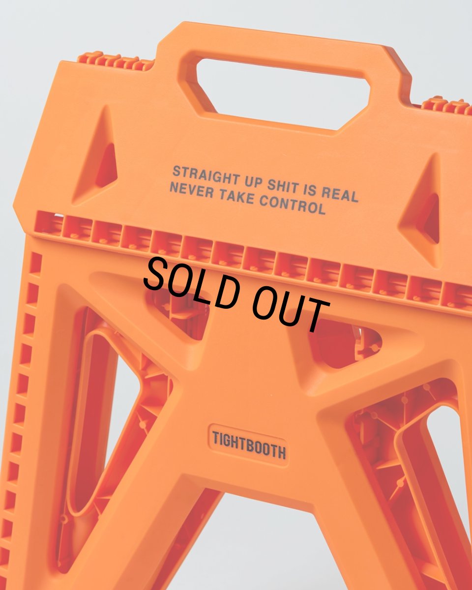 画像7: TIGHTBOOTH/LABEL LOGO FOLDING STOOL（Orange）［フォールディングスツール-26春夏］ (7)