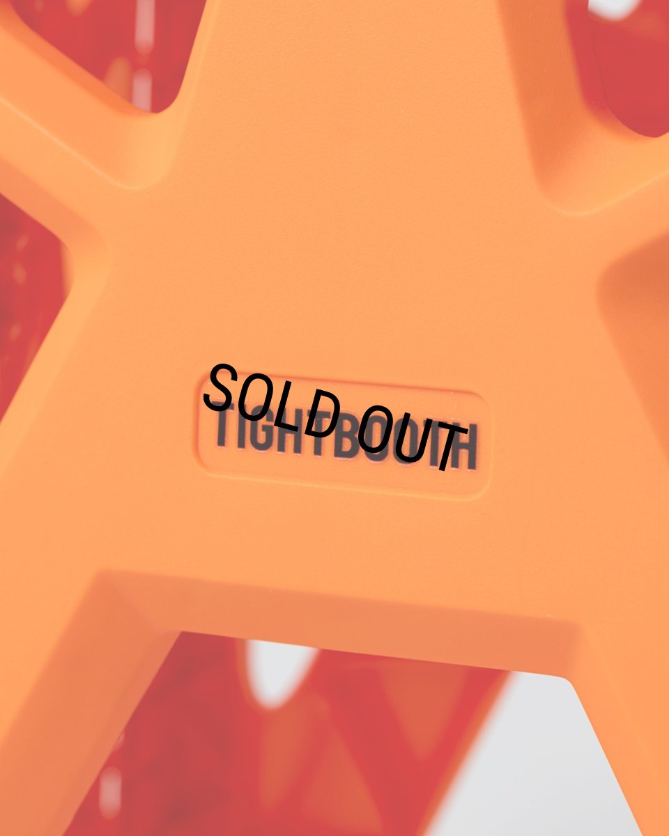 画像8: TIGHTBOOTH/LABEL LOGO FOLDING STOOL（Orange）［フォールディングスツール-26春夏］ (8)