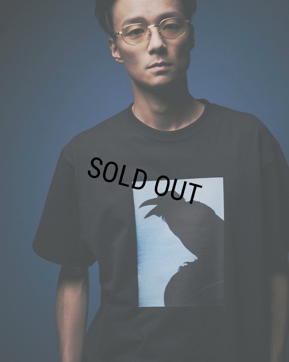 画像3: BlackEyePatch/JIRO KONAMI CROW PHOTO TEE（BLACK） (3)