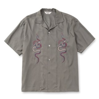 CALEE/EMBROIDERY SNAKE S/S SH ＜MIHO MURAKAMI DESIGN＞（CHARCOAL