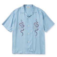 画像1: CALEE/EMBROIDERY SNAKE S/S SH ＜MIHO MURAKAMI DESIGN＞（Lt.BLUE）［スネーク刺繍シャツ-26春夏］ (1)