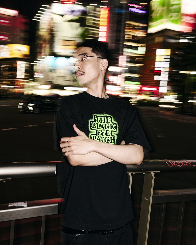 画像3: BlackEyePatch/GLOW IN THE DARK SPRAYED OG LABEL TEE（BLACK）
