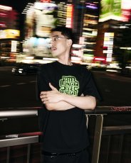 画像3: BlackEyePatch/GLOW IN THE DARK SPRAYED OG LABEL TEE（BLACK） (3)