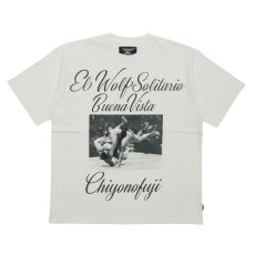 画像1: BUENA VISTA/El wolf solitario tee tres（×千代の富士）（WHITE）［プリントT-26春夏］ (1)