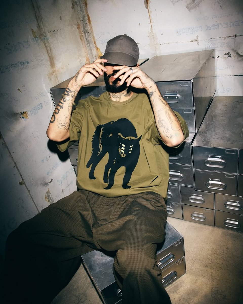 画像2: TIGHTBOOTH/NEON EYES S/S T-SHIRT（Charcoal）［ネオンアイズT-26夏］ (2)