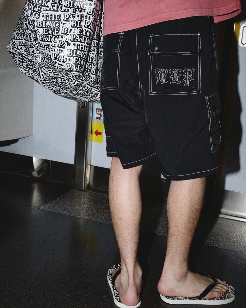 画像3: BlackEyePatch/OG LABEL PATTERNED WOVEN PLASTIC TOTE（MULTI） (3)