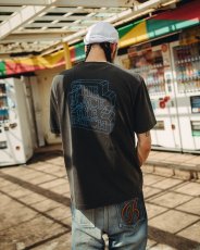 画像3: BlackEyePatch/POLYGON OG LABEL TEE（WASHED BLACK） (3)