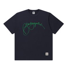 画像1: BlackEyePatch/SLOPPY SCRIPT TEE（NAVY） (1)
