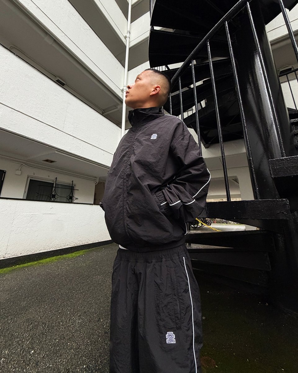 画像4: BlackEyePatch/SMALL OG NYLON TRACK JACKET（BLACK） (4)