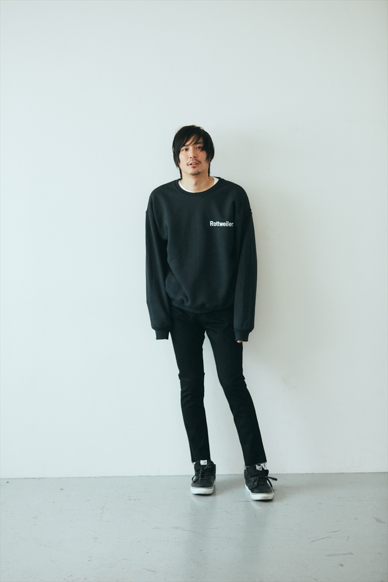 Rottweiler Logo Sweater ブラック Off クルーネックスウェット 19秋冬 Jonas