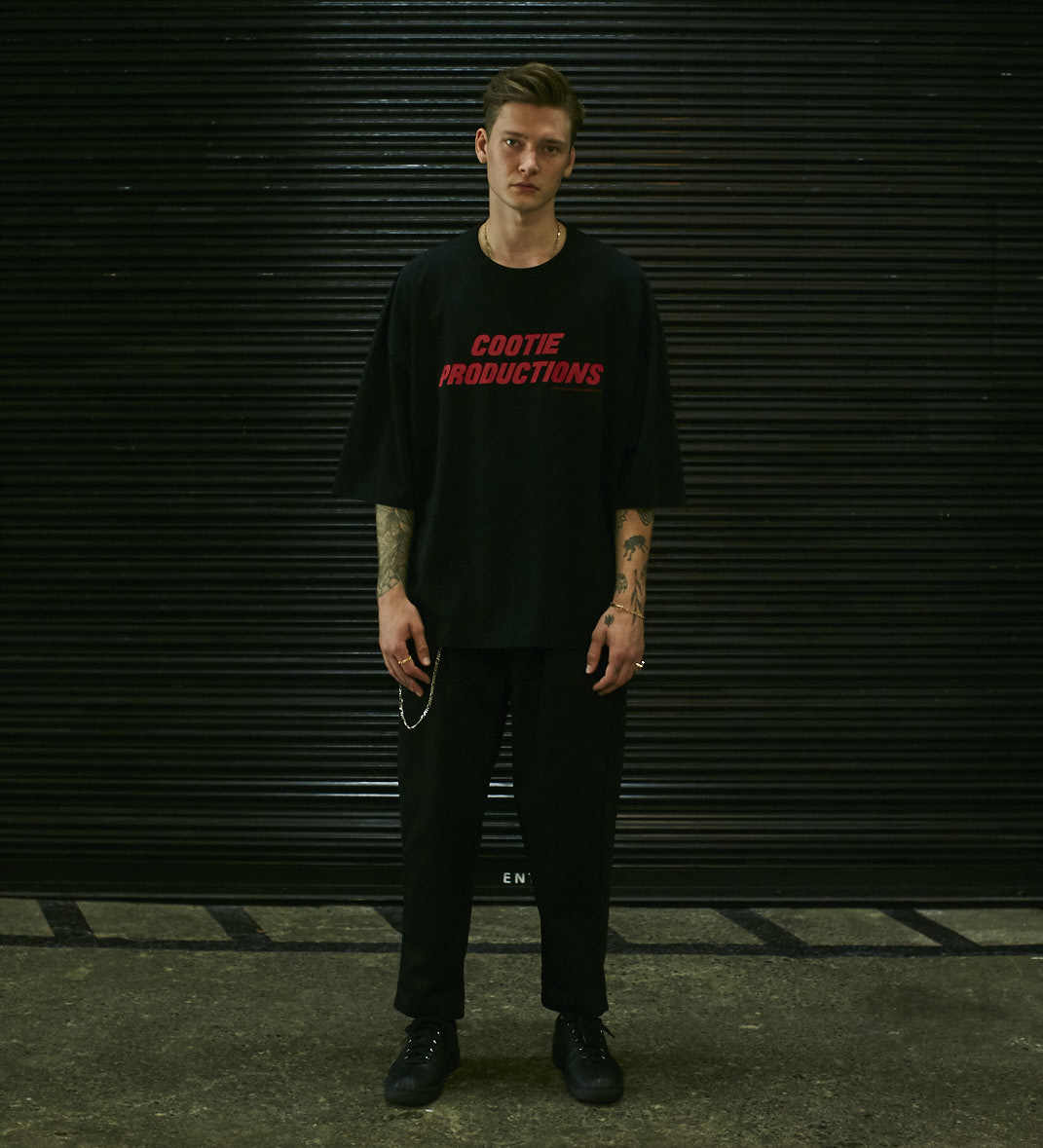 最新作格安 COOTIEスウェット黒ブラックビックロゴL EMBLEMの通販 by