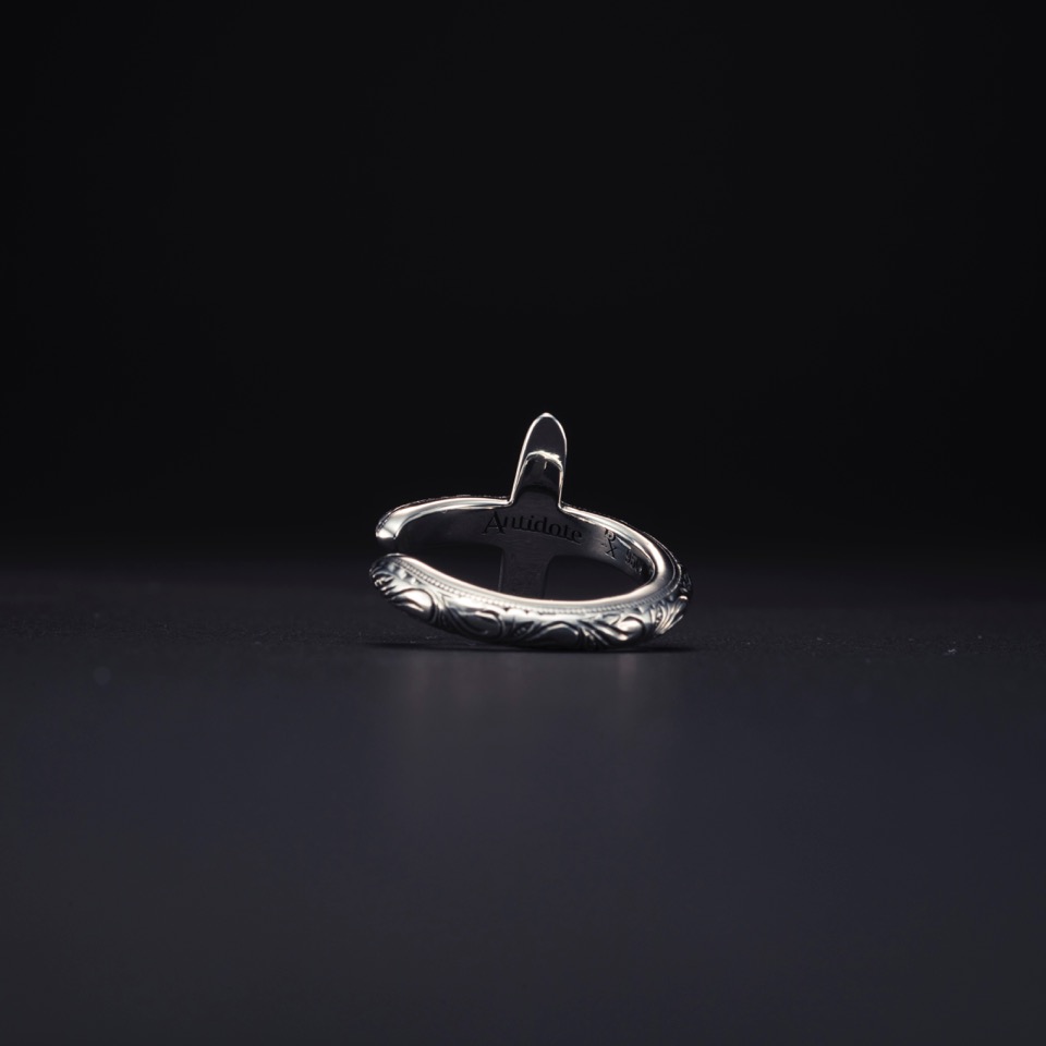 ANTIDOTE BUYERS Engraved Club Ring リング