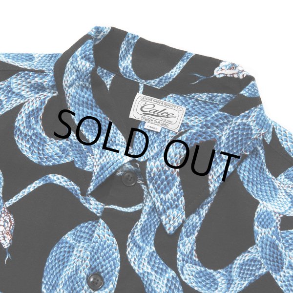 画像2: CALEE/Allover snake pattern over silhouette shirt jacket（ブラック）［スネーク柄シャツJKT-22春夏］ (2)